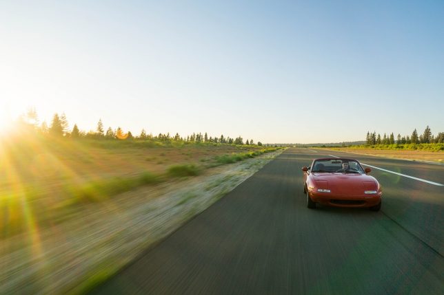 車のボディに鉄粉が付着する原因とザラザラをツルツルに除去する3つの方法 Hometown Ymgt